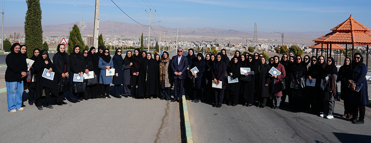 به مناسبت ولادت باسعادت حضرت فاطمه زهرا(س) و روز زن، مراسم پیاده‌روی صبحگاهی، صرف صبحانه و آیین تقدیر از بانوان شاغل در شهرداری بیرجند برگزار شد.