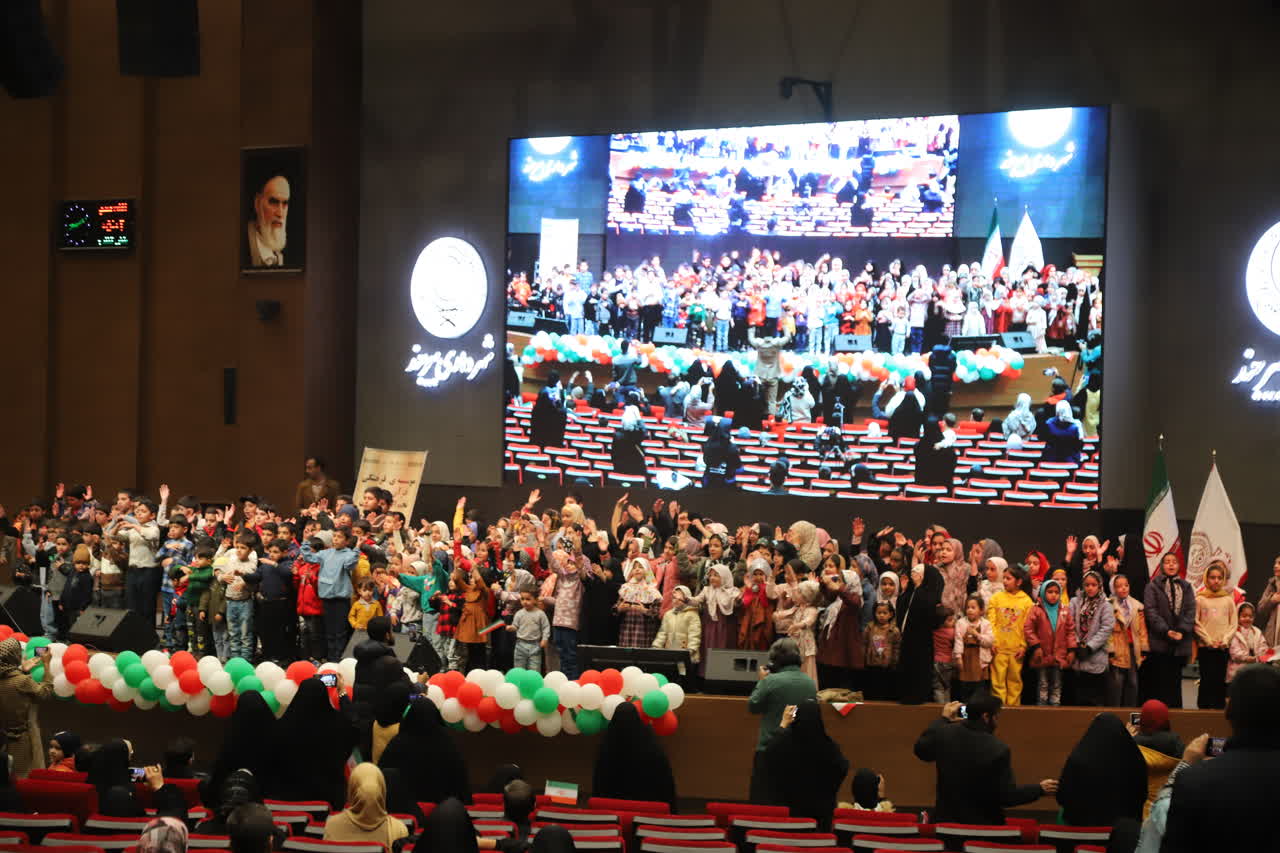 گزارش تصویری از جشن‌های انقلاب، فرهنگسرای شهرداری بیرجند